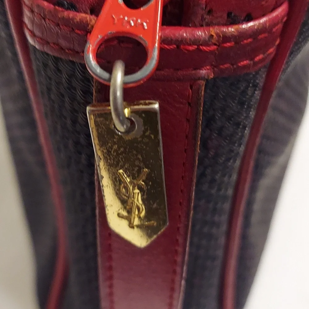 Authentic Yves Saint Laurent Clutch Bag in Textured PVC and Red Leather - Picture 3 of 9